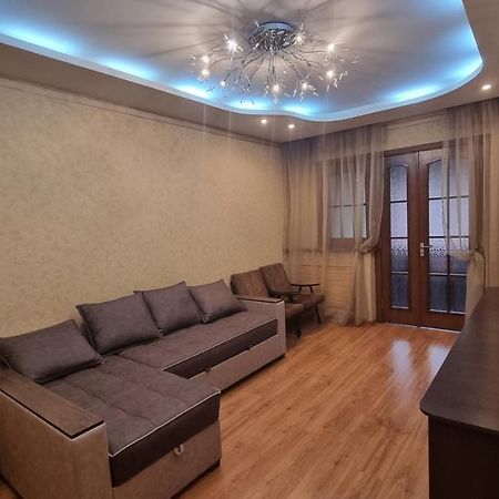 Cosy Appartment Tashkent Esterno foto