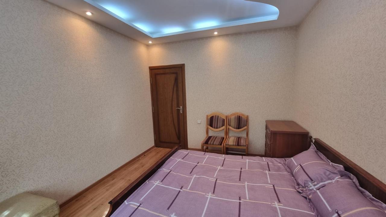Cosy Appartment Tashkent Esterno foto